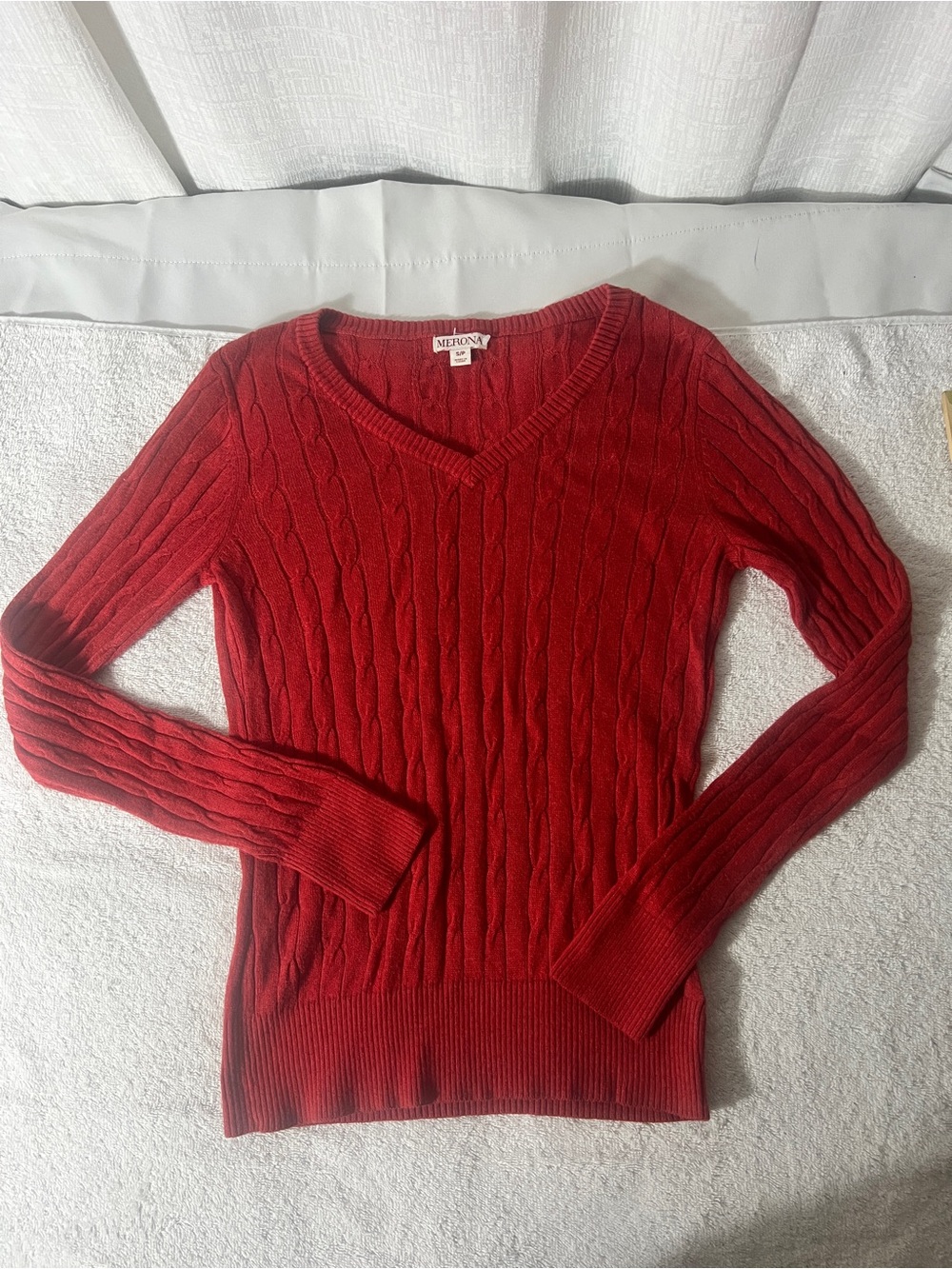 Merona Women's Red Cable Knit V-Neck Sweater SIZE SMALL